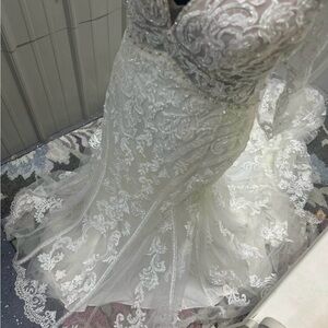 Morie lee wedding gown size 8